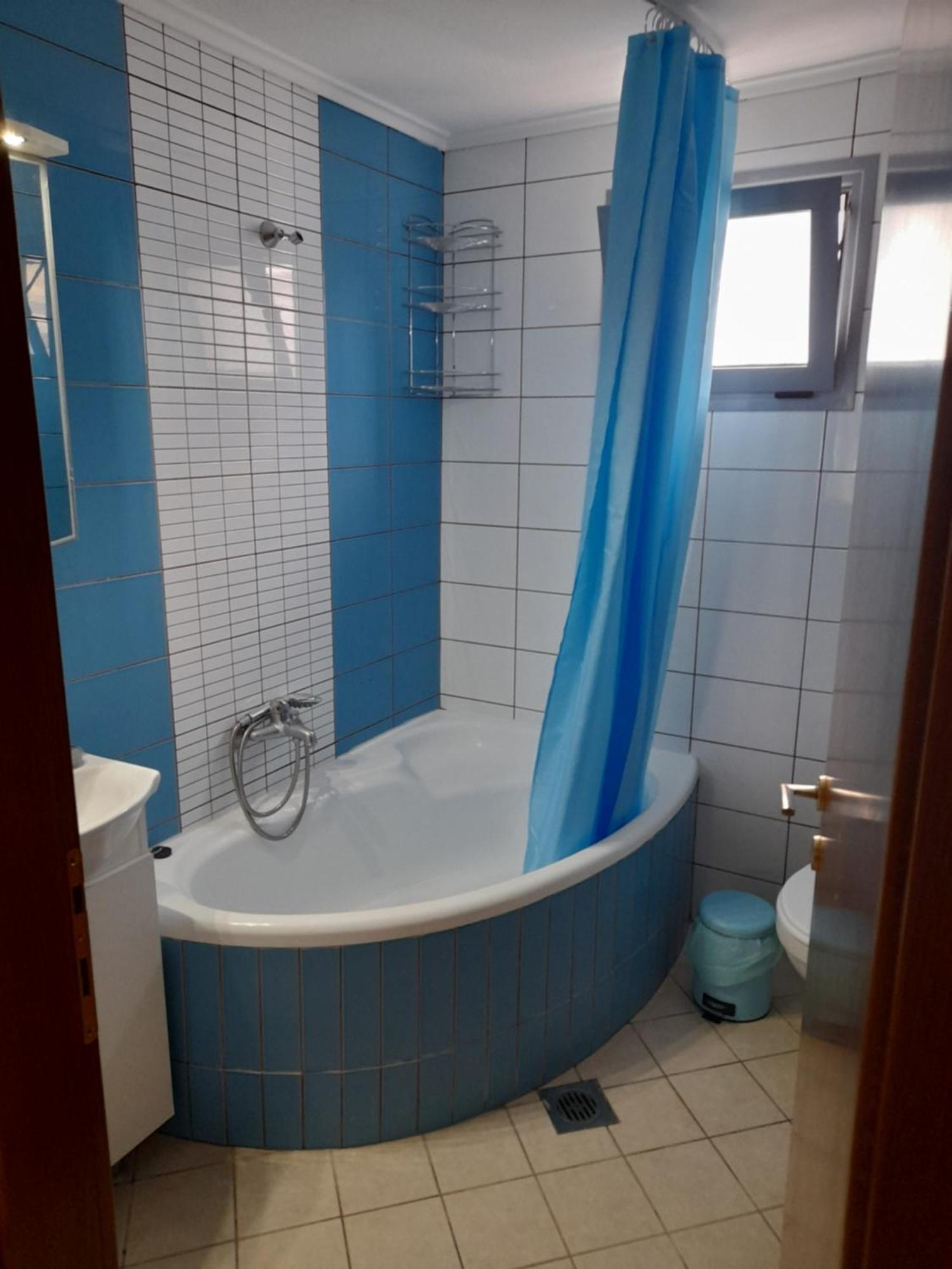 Dominikis Appartment Néa Péramos Exterior foto